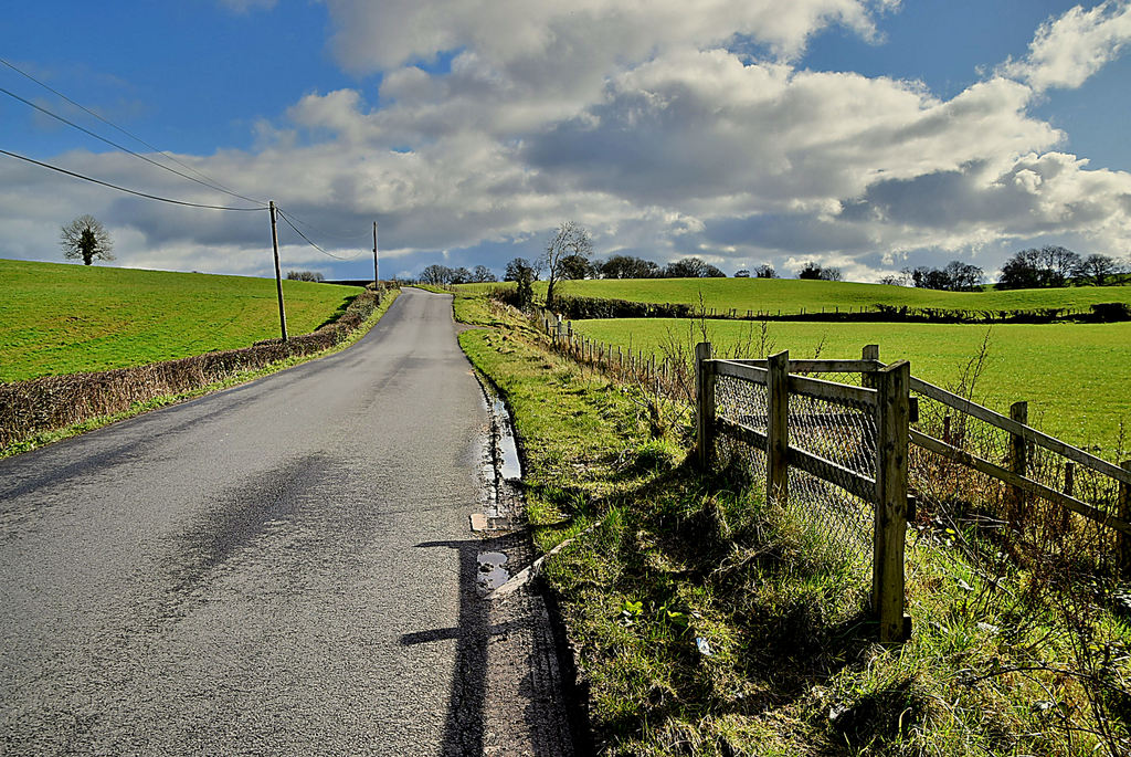 Muddy along Edenbrack Road © Kenneth Allen cc-by-sa/2.0 :: Geograph ...