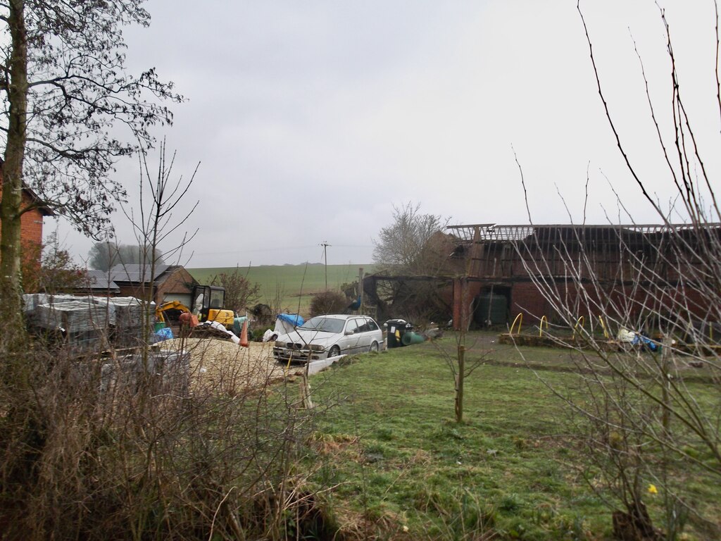 Brook Farm © David Brown cc-by-sa/2.0 :: Geograph Britain and Ireland