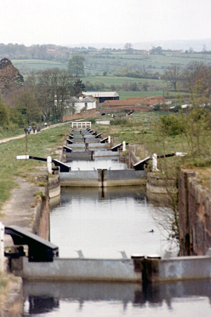 Caen Hill locks, Kennet and Avon Canal,... © Jo and Steve Turner cc-by ...