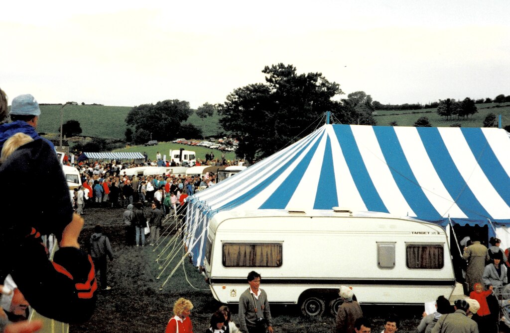 1988 Denby Dale Pie © Gerald England cc-by-sa/2.0 :: Geograph Britain ...