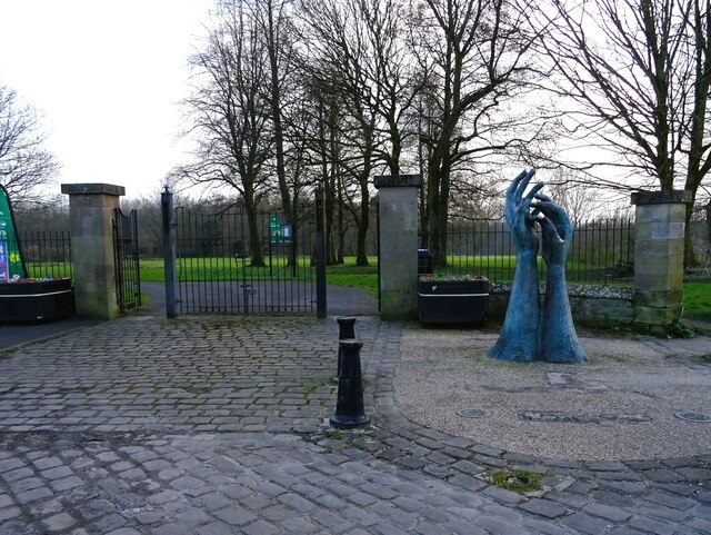 Park gates and Hands sculpture, Walmsley... © JThomas cc-by-sa/2.0 ...