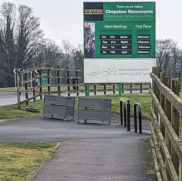 Chepstow Racecourse Next Meetings... © Jaggery ccbysa/2.0 Geograph