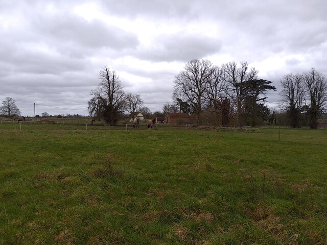 Langley Farm footpath © Oscar Taylor cc-by-sa/2.0 :: Geograph Britain ...