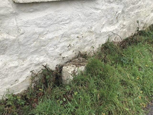 Old Boundary Marker in Perranwell... © P Barnett cc-by-sa/2.0 ...