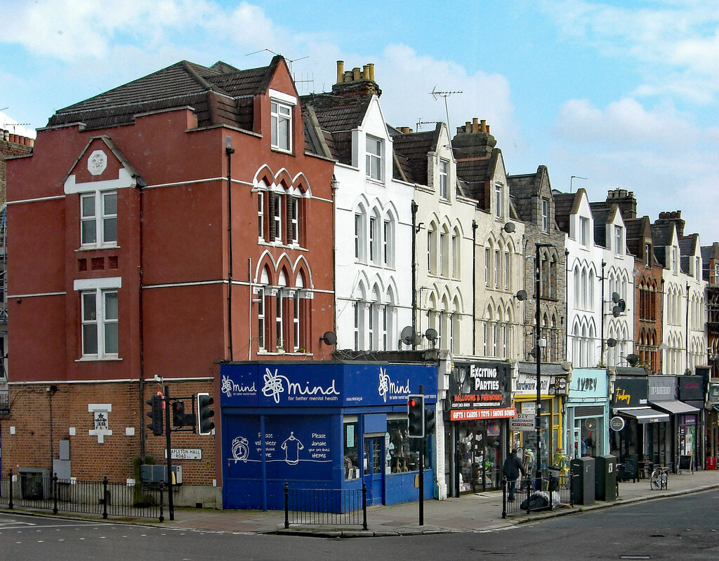 Stroud Green : terrace, Stroud Green... © Jim Osley cc-by-sa/2.0 ...