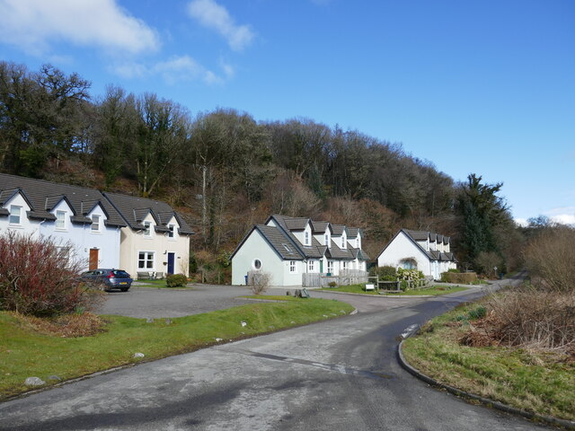 Housing, Cairnbaan © Jonathan Thacker :: Geograph Britain and Ireland