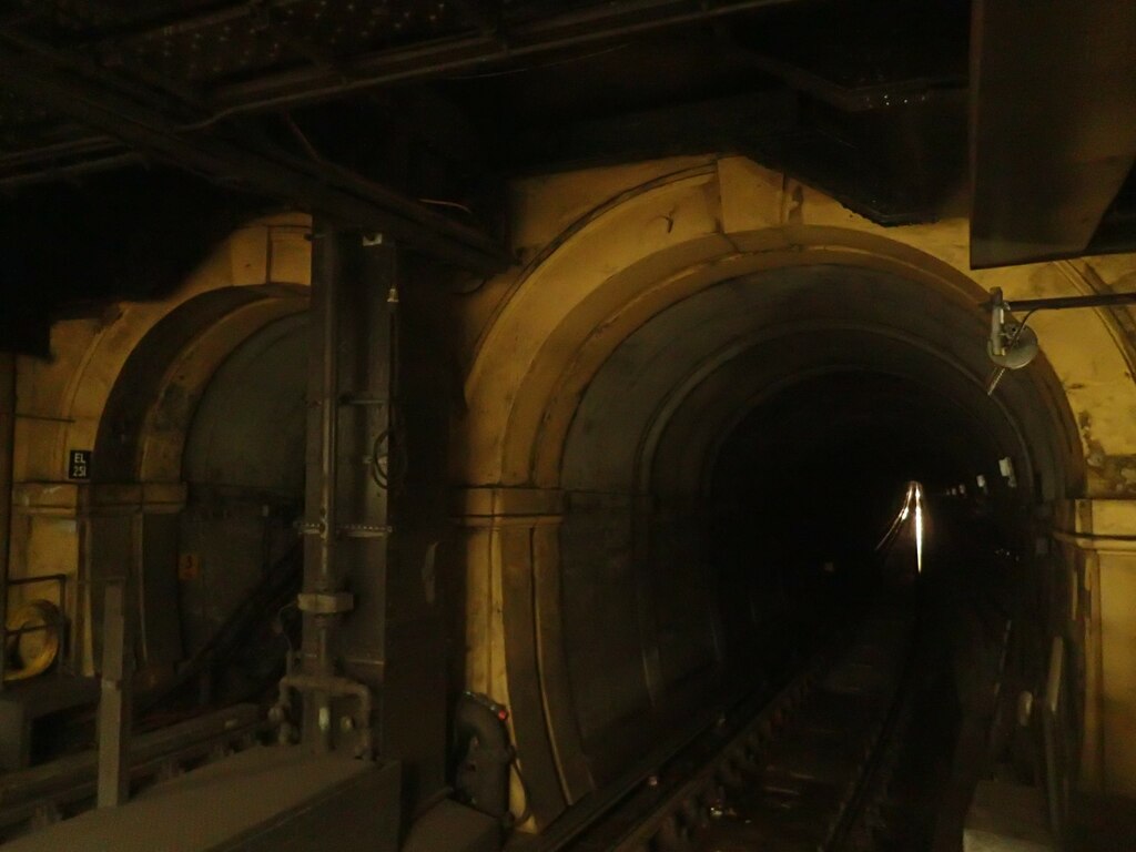 The Thames Tunnel at Wapping © Marathon cc-by-sa/2.0 :: Geograph ...