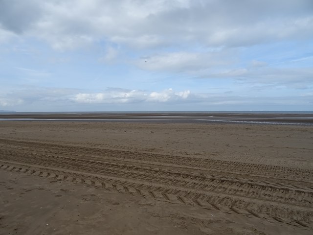 Beach at Rhyl © JThomas cc-by-sa/2.0 :: Geograph Britain and Ireland