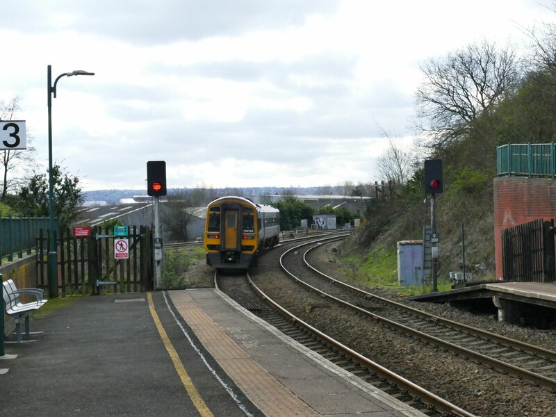 Meadowhall station, departure from... © Stephen Craven cc-by-sa/2.0 ...