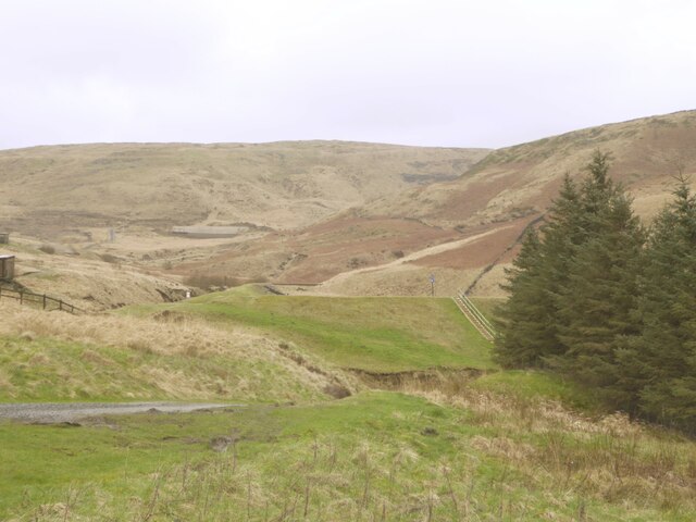 Rifle range by Diggle Reservoir © Kevin Waterhouse cc-by-sa/2.0 ...