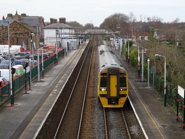 Flint Railway Station © JThomas cc-by-sa/2.0 :: Geograph Britain and ...