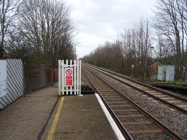 Shotton (high level) Railway Station © JThomas cc-by-sa/2.0 :: Geograph ...