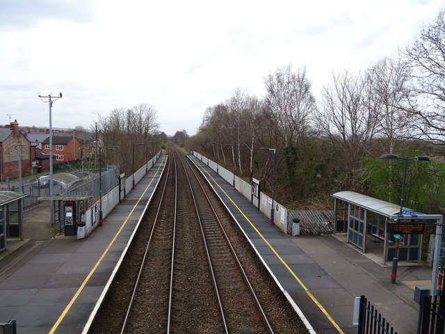 Shotton (low level) Railway Station © JThomas cc-by-sa/2.0 :: Geograph ...