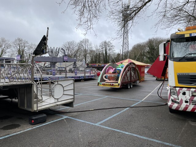 Setting up the Fun Fair © Mr Ignavy cc-by-sa/2.0 :: Geograph Britain ...