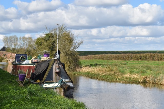 Narrowboat moored near Single Bridge © David Martin cc-by-sa/2.0 ...