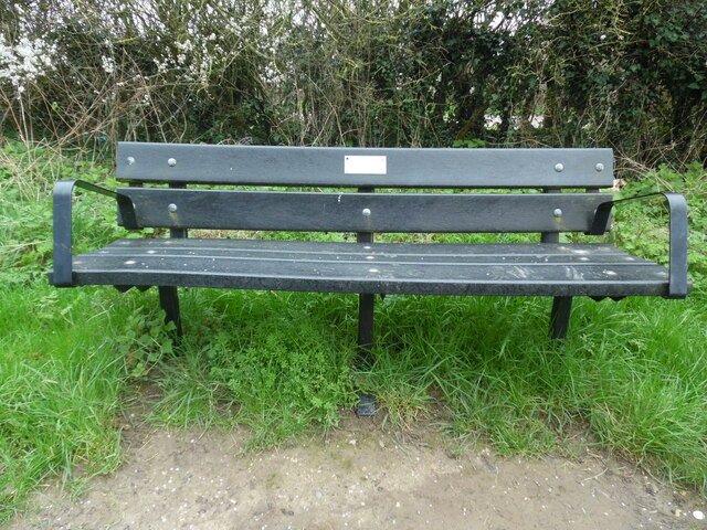 Memorial Seat at Sharpenhoe Clappers © David Hillas cc-by-sa/2.0 ...