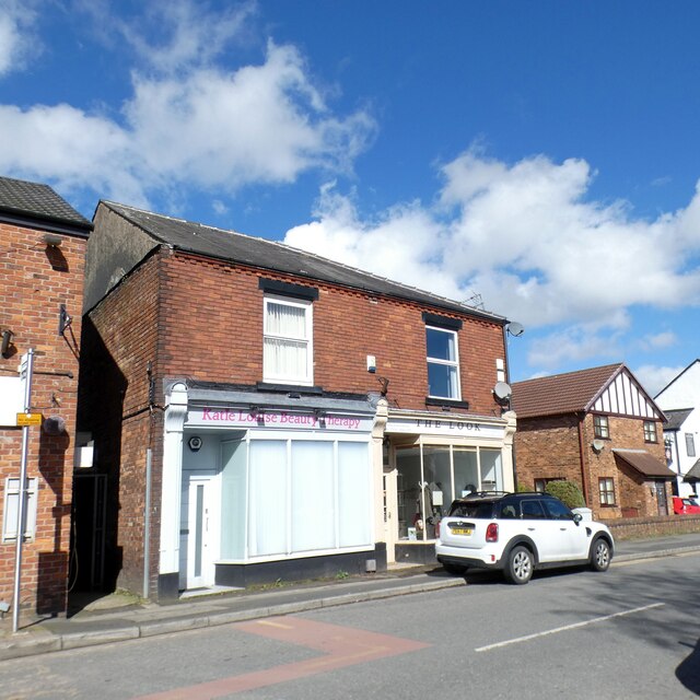 Shops on Stockport Road, Gee Cross © Gerald England cc-by-sa/2.0 ...