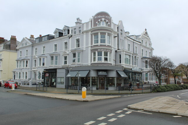 Broadway Hotel and Fortes 2024 © Richard Hoare :: Geograph Britain and ...