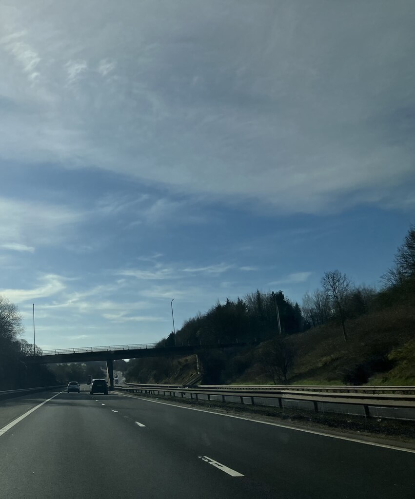 B7078 crossing M74 southbound © Dave Thompson cc-by-sa/2.0 :: Geograph ...