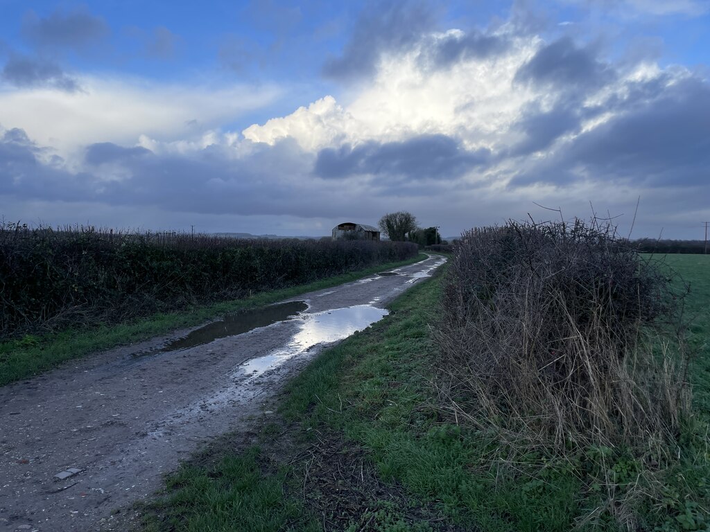 Farm track known as Stainers Lane © Mr Ignavy cc-by-sa/2.0 :: Geograph ...