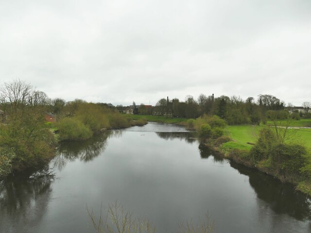 View downstream from Tadcaster Viaduct © Stephen Craven cc-by-sa/2.0 ...