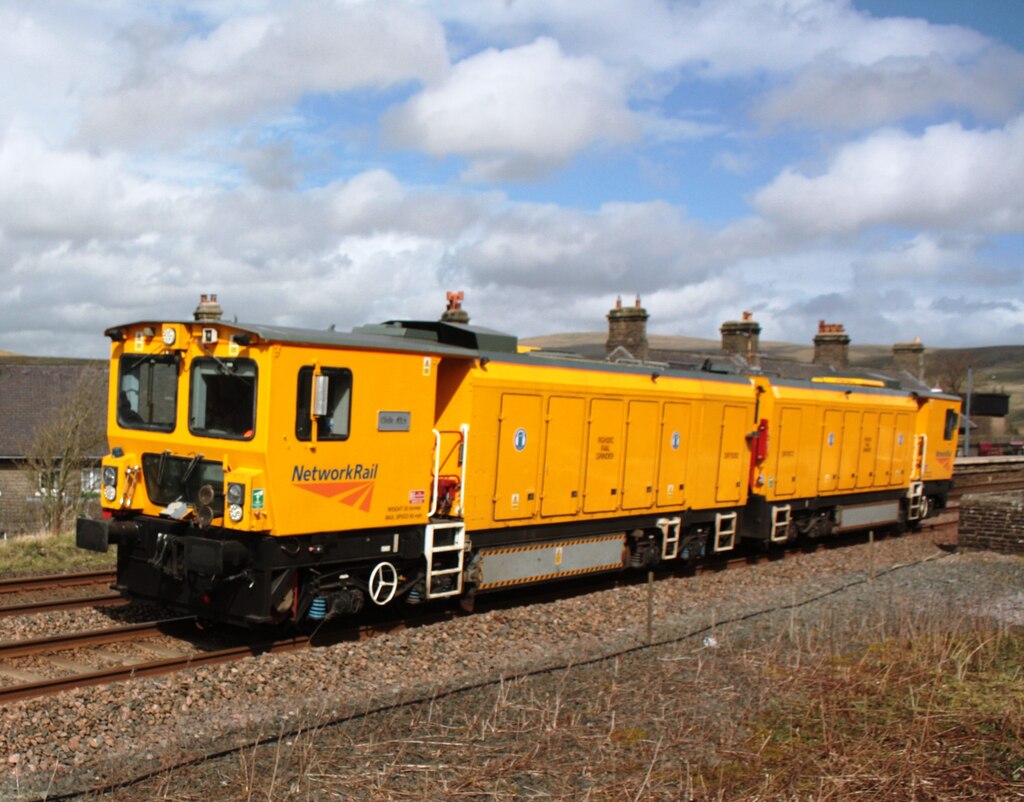 Rail Grinder at Garsdale on journey from... © Luke Shaw :: Geograph ...