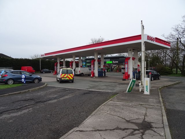 Service station on Tarvin Road © JThomas :: Geograph Britain and Ireland