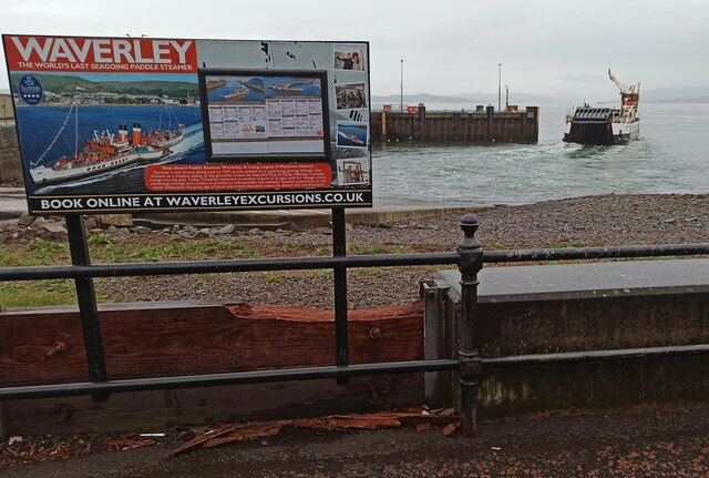 Ferry at Largs Pier © Thomas Nugent cc-by-sa/2.0 :: Geograph Britain ...