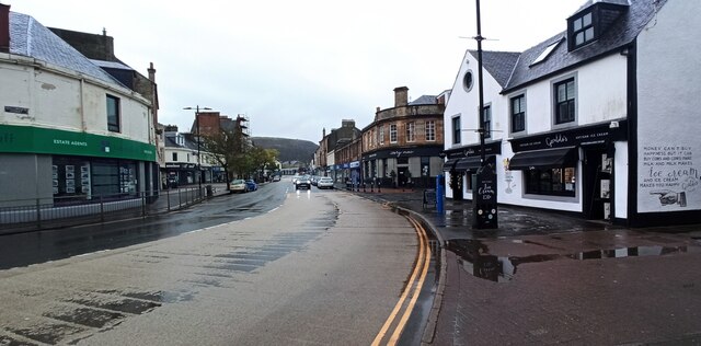 Main Street Largs © Thomas Nugent cc-by-sa/2.0 :: Geograph Britain and ...