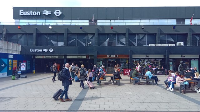 London Euston station's entrance © Peter Whatley cc-by-sa/2.0 ...