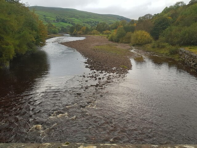 River Swale: At Isles Bridge © Nigel Cox :: Geograph Britain and Ireland