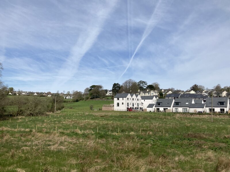 Housing estate south of... © David Smith cc-by-sa/2.0 :: Geograph ...