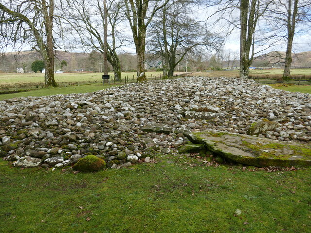 Ri Cruin burial cairn © Jonathan Thacker :: Geograph Britain and Ireland