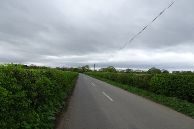 Road towards Stonebridge Farm © DS Pugh cc-by-sa/2.0 :: Geograph ...