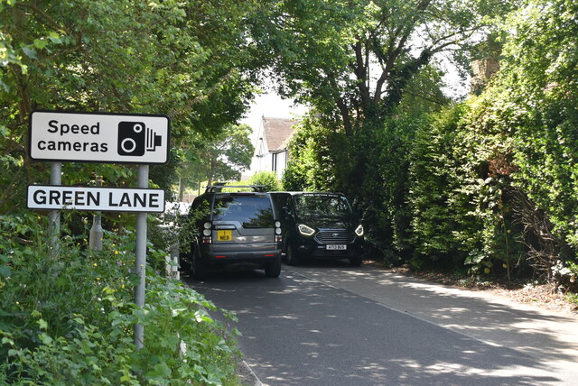 Green lane © N Chadwick cc-by-sa/2.0 :: Geograph Britain and Ireland