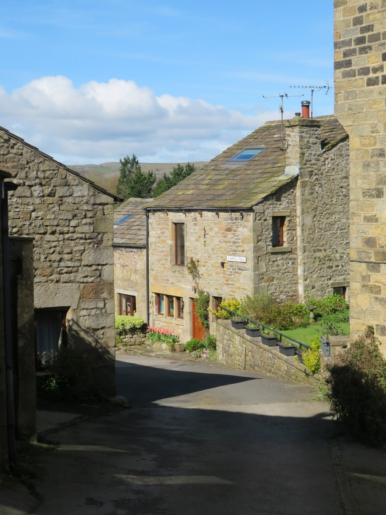 Chapel Fold, Grassington © Gordon Hatton cc-by-sa/2.0 :: Geograph ...