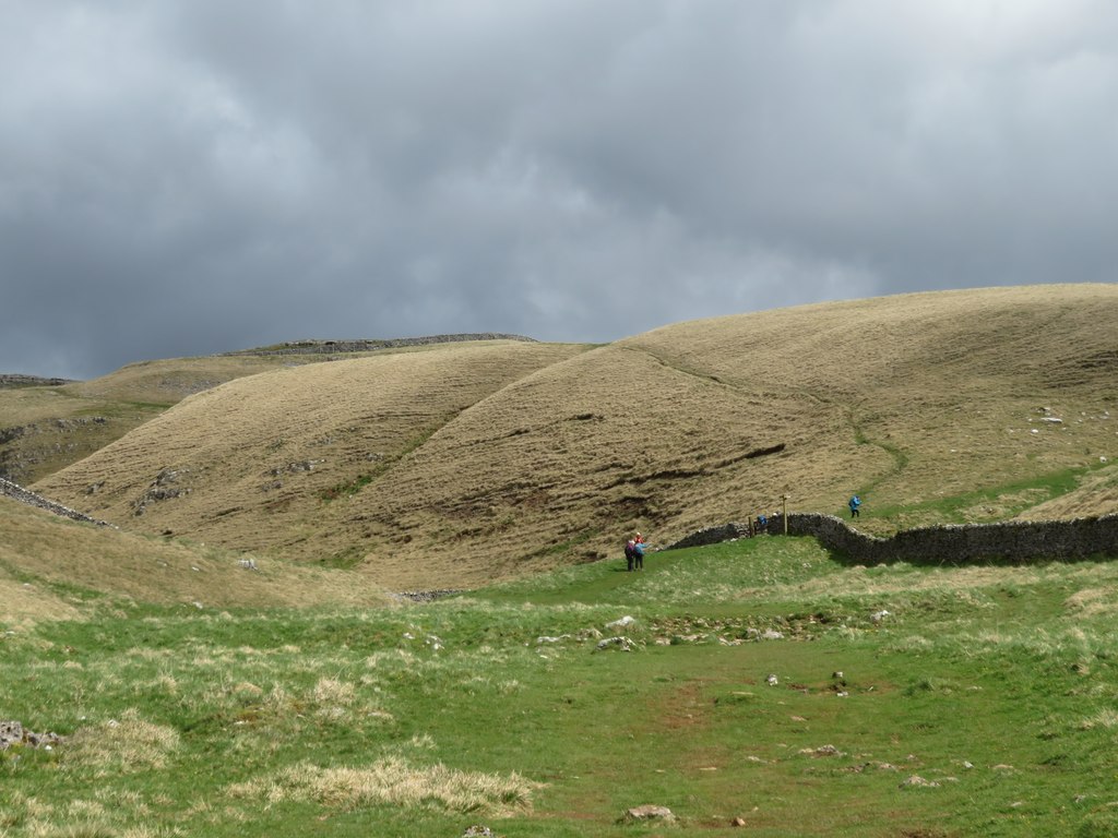 Conistone Dib Nearing A Path Junction © Gordon Hatton Cc By Sa20 Geograph Britain And Ireland 0638