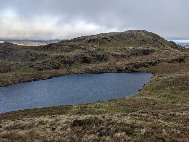 Looking down on Llyn Dyrnogydd © David Medcalf cc-by-sa/2.0 :: Geograph ...