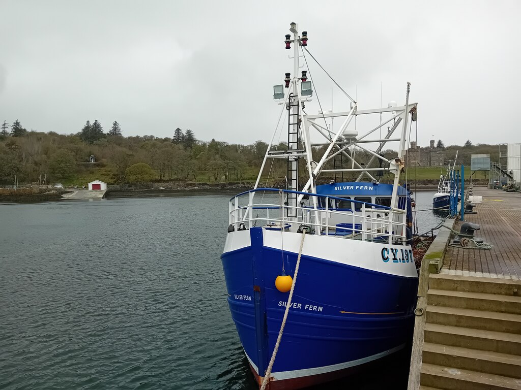 Trawler at Stornoway © David Bremner cc-by-sa/2.0 :: Geograph Britain ...