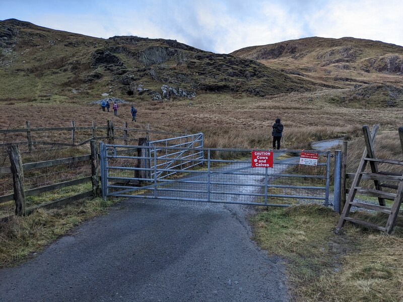 Gateway to the hills © David Medcalf cc-by-sa/2.0 :: Geograph Britain ...