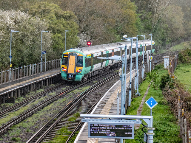 Hamble station © John Lucas cc-by-sa/2.0 :: Geograph Britain and Ireland