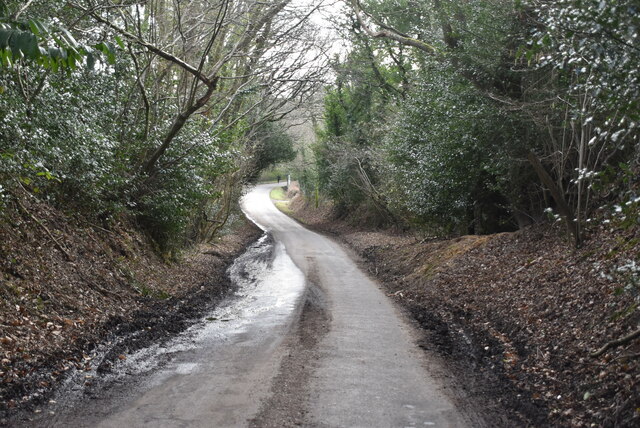 Bell Lane © N Chadwick cc-by-sa/2.0 :: Geograph Britain and Ireland