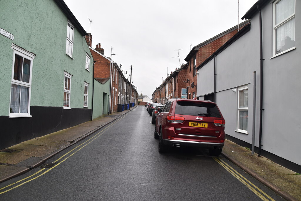 Ipswich St © N Chadwick cc-by-sa/2.0 :: Geograph Britain and Ireland