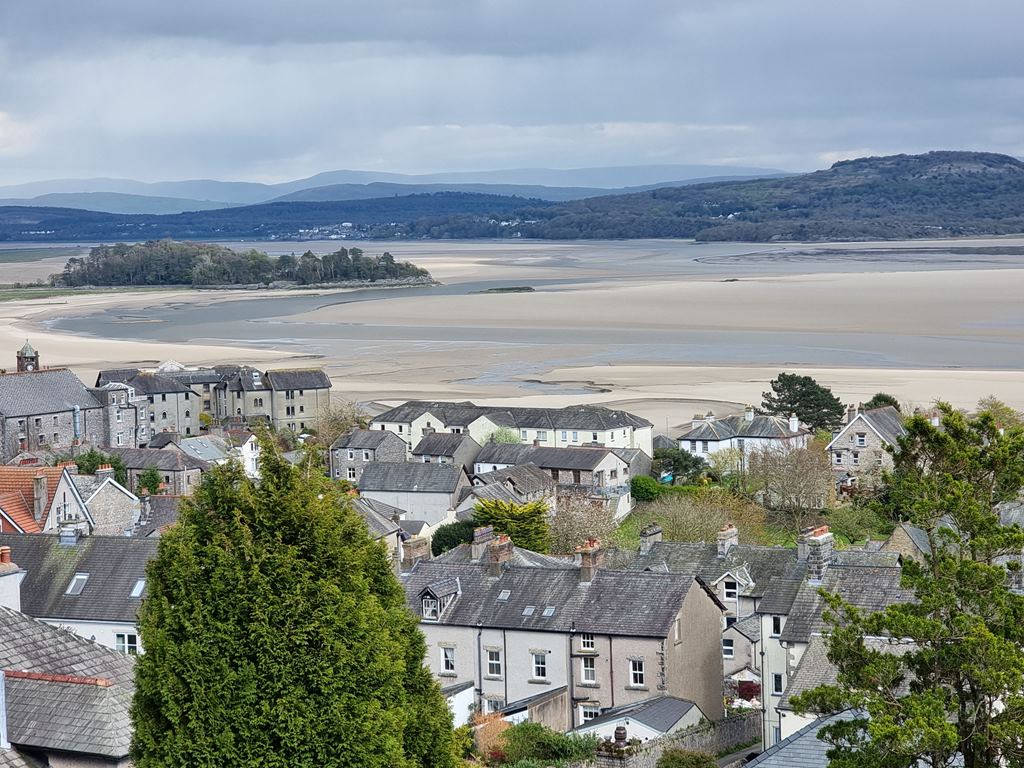 View over the Kent estuary © Oliver Dixon :: Geograph Britain and Ireland