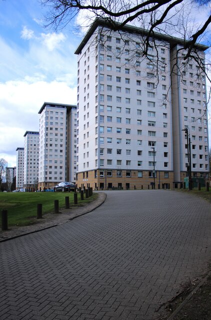 Tower blocks © Richard Sutcliffe :: Geograph Britain and Ireland