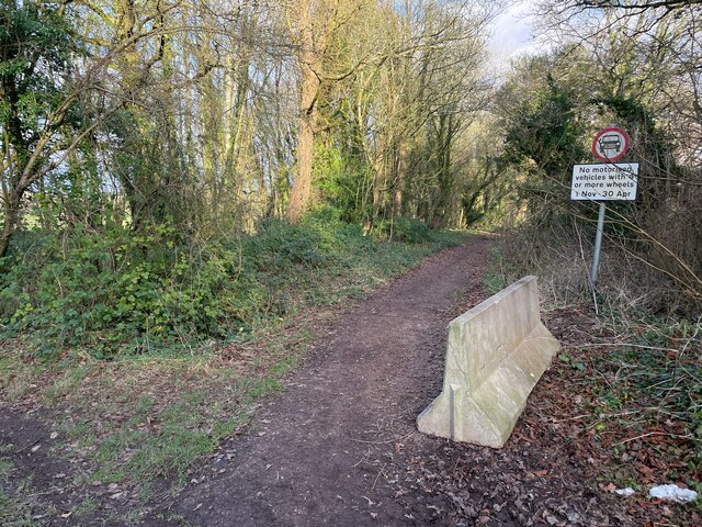 The Harrow Way © Mr Ignavy cc-by-sa/2.0 :: Geograph Britain and Ireland