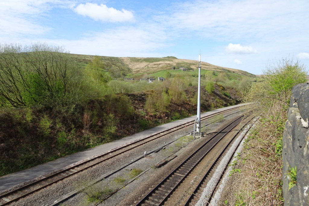 GSM-R mast and railway from Reddisher... © DS Pugh cc-by-sa/2.0 ...