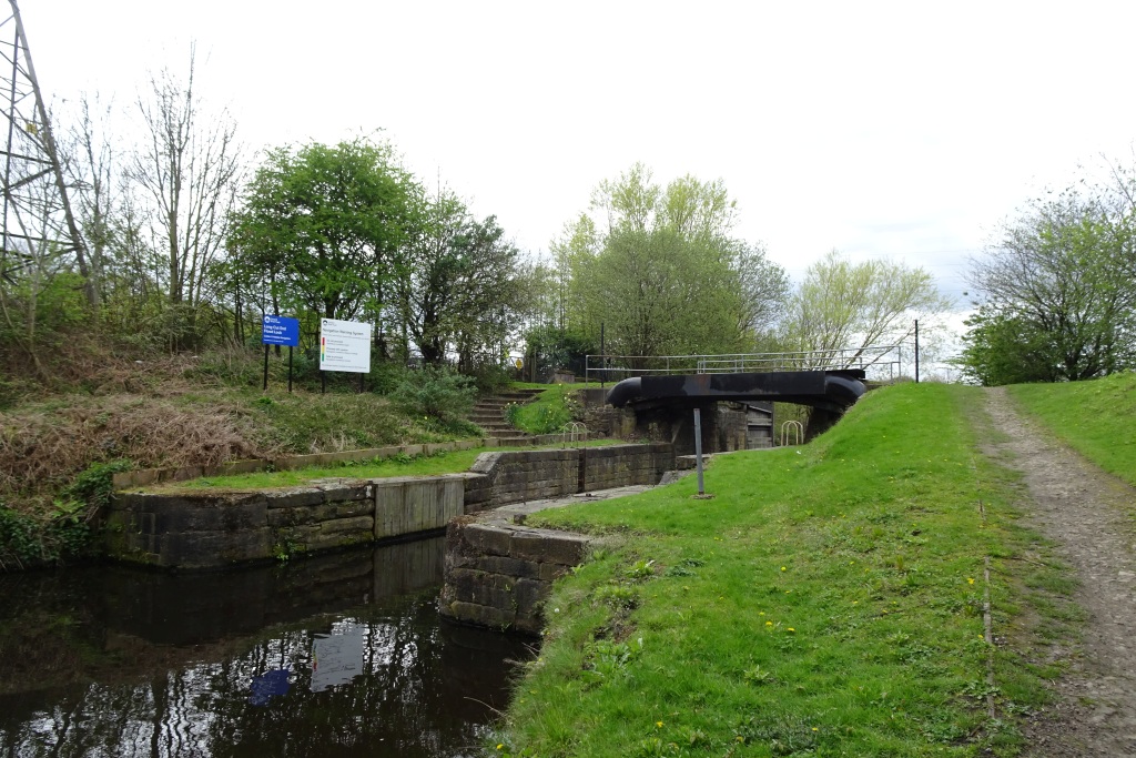 Long Cut End flood lock © DS Pugh cc-by-sa/2.0 :: Geograph Britain and ...