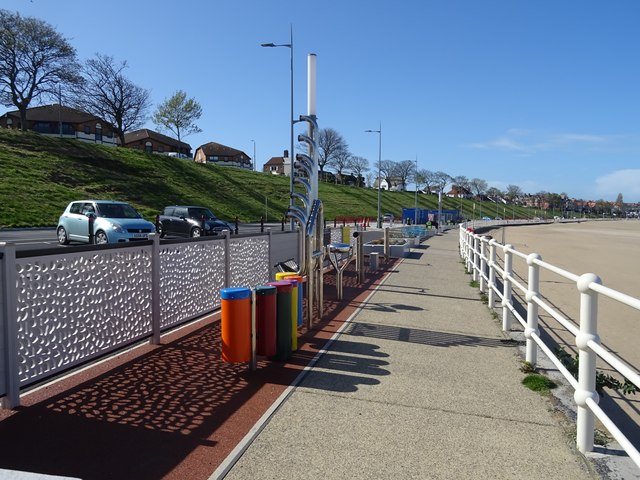 Promenade, Rhos-on-Sea © JThomas cc-by-sa/2.0 :: Geograph Britain and ...