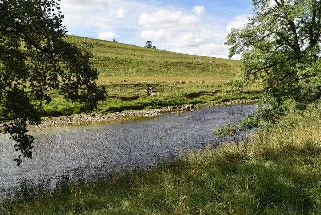 River Wharfe © N Chadwick cc-by-sa/2.0 :: Geograph Britain and Ireland